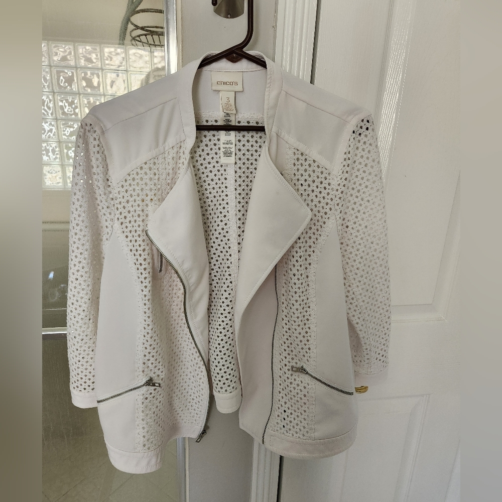 FINAL PRICE BEFORE DONATION Chicos 3 zip up jacket